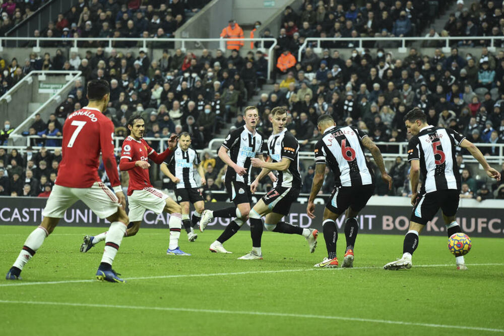 SVRAKE ZAUSTAVILE NIZ ĐAVOLA: Mančester se sapleo na Sent Džejms Parku, i prekinuo seriju trijumfa!