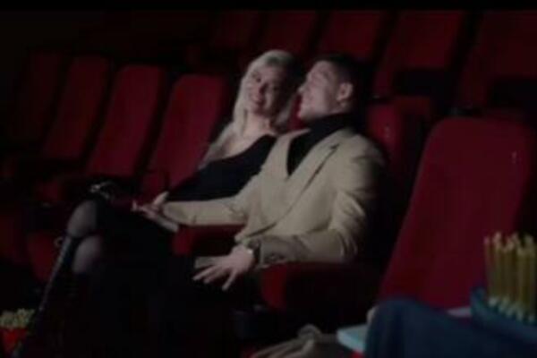 SOFIJA "KULA ZAVERU" SA DVADESET LJUDI! Luka Jović OSTAO BEZ DAHA, pustio i SUZU! (video)