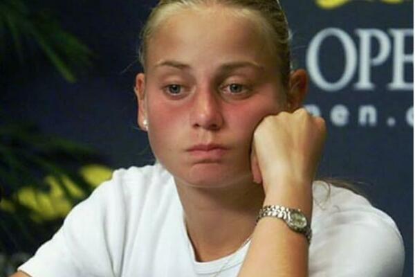 "Ti si smrdljiva, užasna ku*va, osramotila si me!" Ispovest Jelene Dokić ledi krv u žilama!