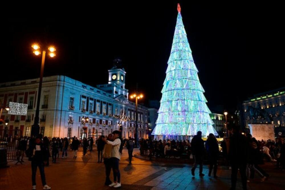 VELIKA NOVOGODIŠNJA PROSLAVA: Ovo je jedan od retkih gradova u EVROPI koji slavi ulazak u 2022. godinu! (FOTO)