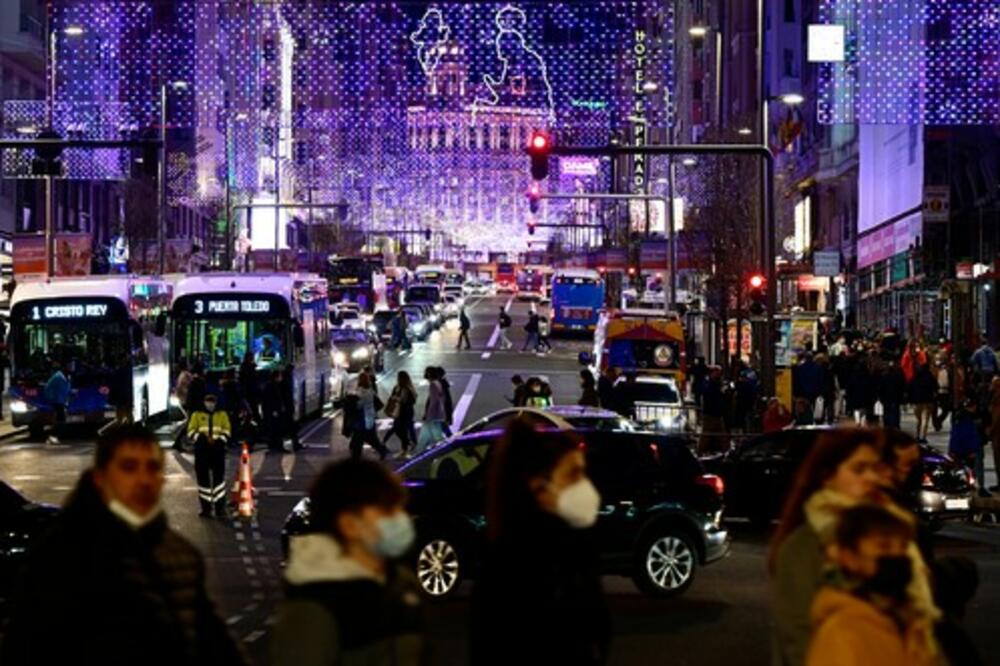 "SPREMNIJI SMO DA SE SUOČIMO SA OMIKRONOM": Ova zemlja neće da uvodi nove restrikcije