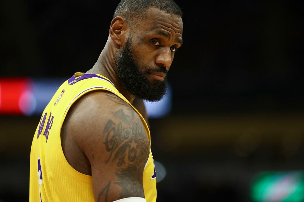 DRES LEBRONA DŽEJMSA PRODAT ZA $3.700.000! Ipak nije najskuplji - 2 velikana su ispred "Kralja"