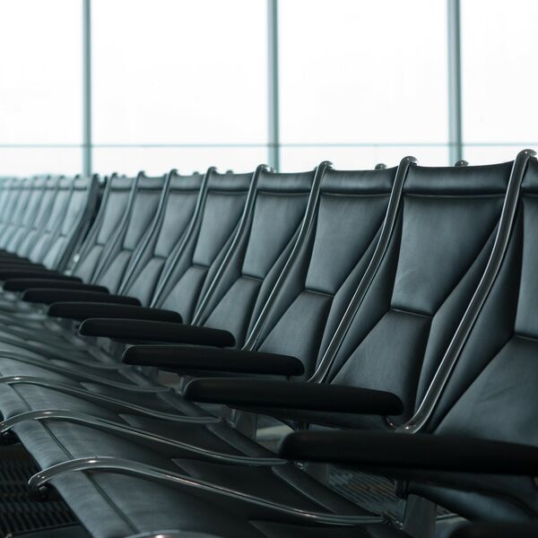 EVAKUISAN AERODROM "ADEM JAŠARI" ZBOG PRETNJE BOMBOM: Drama u Prištini