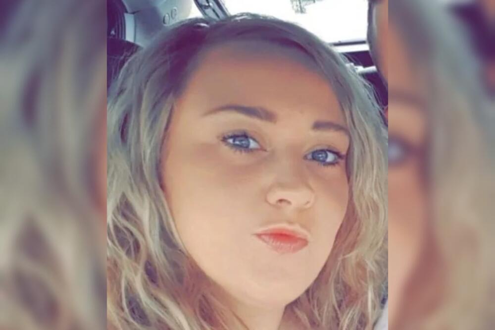 MLADU ZAUSTAVILA POLICIJA, PA JE REŠILA DA IM SE IZVINI TAKO ŠTO ĆE DA NAPUNI USTA, POGODITE SA ČIM: Ovo je skandal