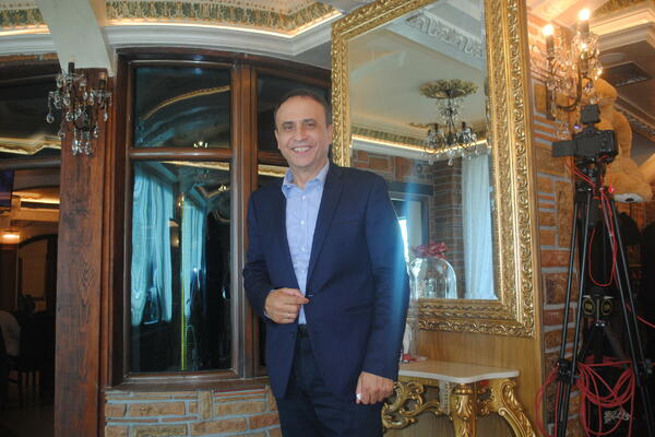 BEKI BEKIĆ JE ZBOG SVOJE NACIONALNOSTI DOŽIVEO VELIKU NEPRIJATNOST: Evo kog je POREKLA pevač