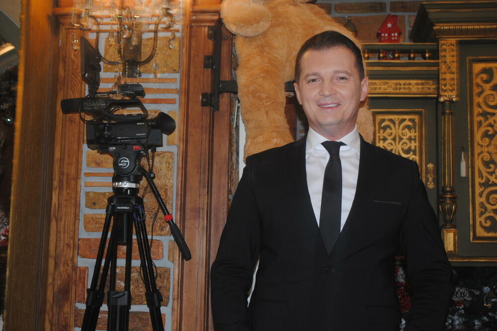 BORIO SE ZA EGZISTENCIJU, POSAHRANJIVAO DRAGE LJUDE: Folk pevač prošao kroz TEŽAK PERIOD!