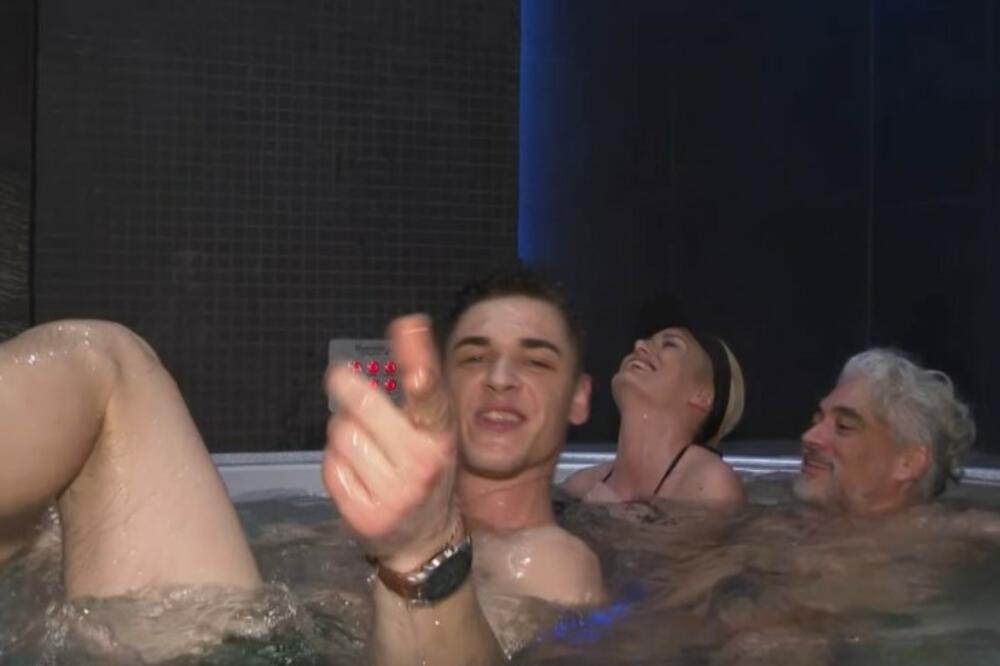 UŽIVO SE UKLJUČUJEMO U BAR: Večeras od 00:10h samo na KURIR TELEVIZIJI!