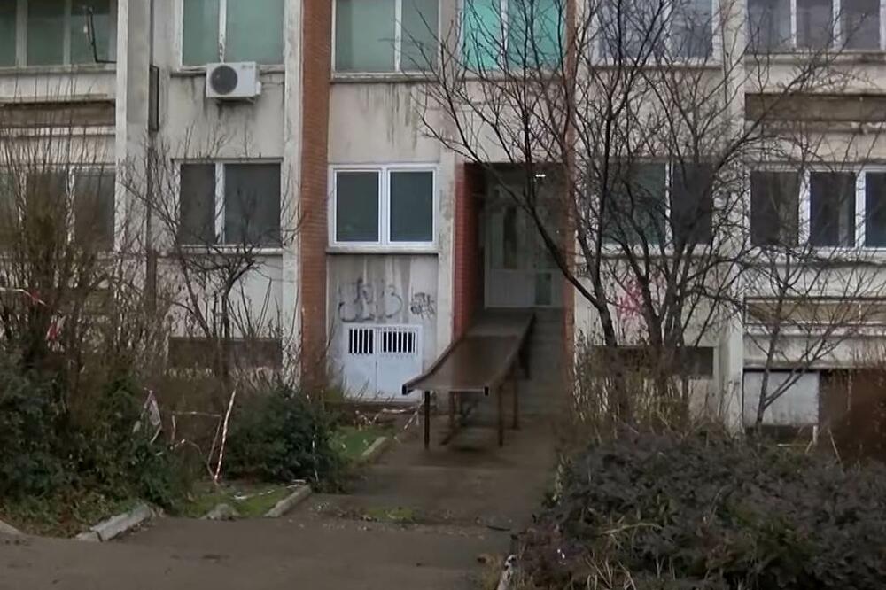 NEMA EMPATIJE NI HUMANOSTI: Otac bolesnog deteta iz Bora: Onaj odozgo vidi sve! KOMŠIJE UKLONILE RAMPU!