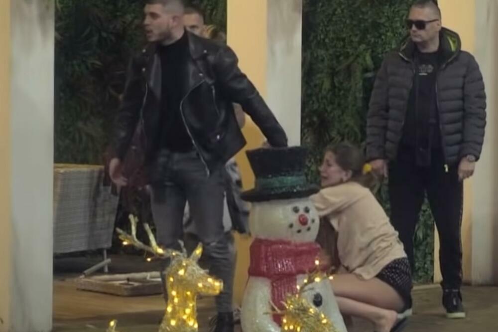 ČULI SE SAMO JECAJI I URLICI! Dejan VUKAO Dalilu PO PODU dok je ona VIKALA IZ PETNIH ŽILA, DOŽIVELA POMRAČENJE!