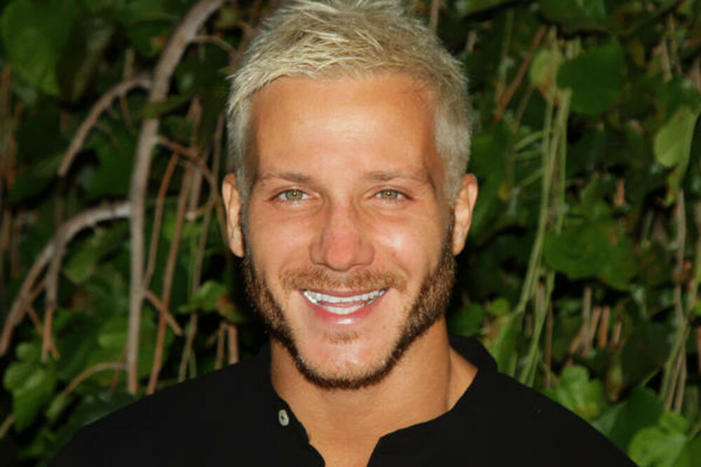 TATA TREBA DA ČASTIŠ? Saša Kovačević se oglasio i doneo PRELEPE VESTI, porodica nikad srećnija FOTO