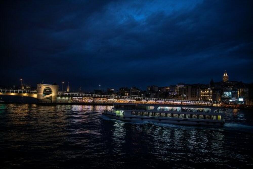 IVANA KUPILA RODITELJIMA KARTE ZA ISTANBUL, A SADA IH NUDI UZ JEDAN USLOV: Predivan gest! Evo kako možete do puta