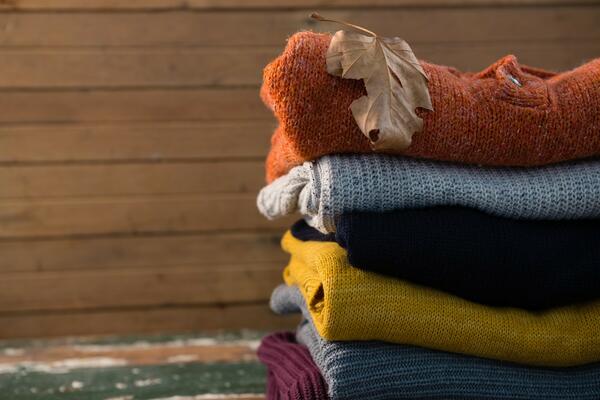 VIC NA KOJI ĆETE PLAKATI OD SMEHA: Mujo proba džemper u butiku...