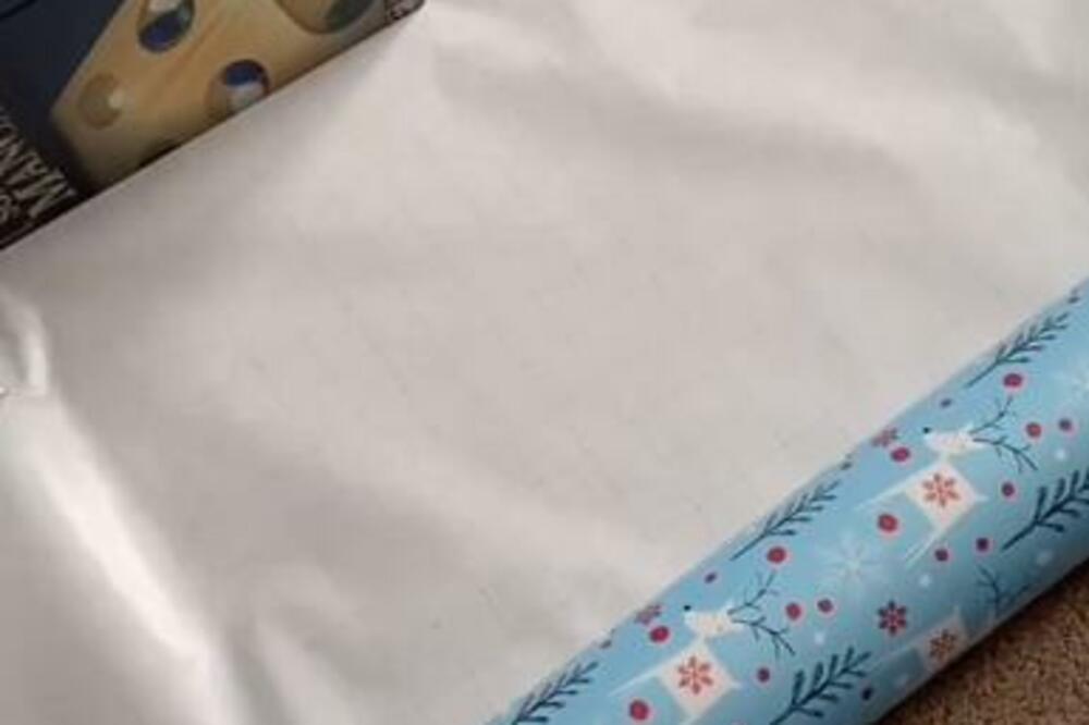 UPAKUJTE POKLON BEZ SELOTEJPA: Bacite pogled na SNIMAK i videćete koliko je PROSTO (VIDEO)