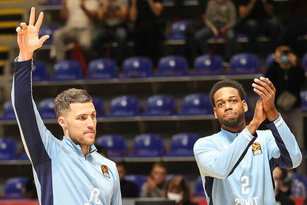 "PIONIR" OVACIJAMA POZDRAVIO BIVŠE IGRAČE ZVEZDE! (FOTO/VIDEO)