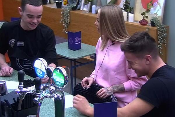 ČAS ĆIRILICE ZA SVENA I JANA: Evo kako su se snašle komšije iz Slovenije i Hrvatske!