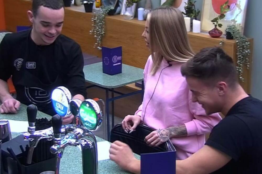 ČAS ĆIRILICE ZA SVENA I JANA: Evo kako su se snašle komšije iz Slovenije i Hrvatske!