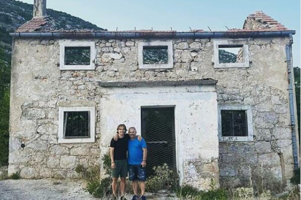 MODRIĆ POKAZAO DELIĆ LUKSUZNE VILE OD12 MILIONA EVRA! Vinski podrum, bioskop, deset spavaćih soba! (FOTO)