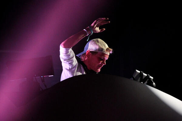 SLAVNI MUZIČAR SE UBIO: Otkriveni detalji iz NJEGOVOG DNEVNIKA