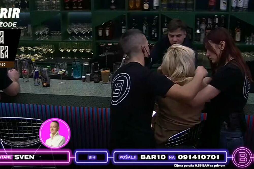 PRVO AKCIJALI, A SADA LIJU SUZE: Nova godina POČELA BURNO, u Bar doletela i njegova DEVOJKA!