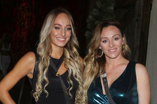 LUNA I ANABELA U ISTIM HALJINAMA! Provokacija na NIVOU, svi gledaju u DEKOLTE majke i ćerke: Kojoj bolje stoji?