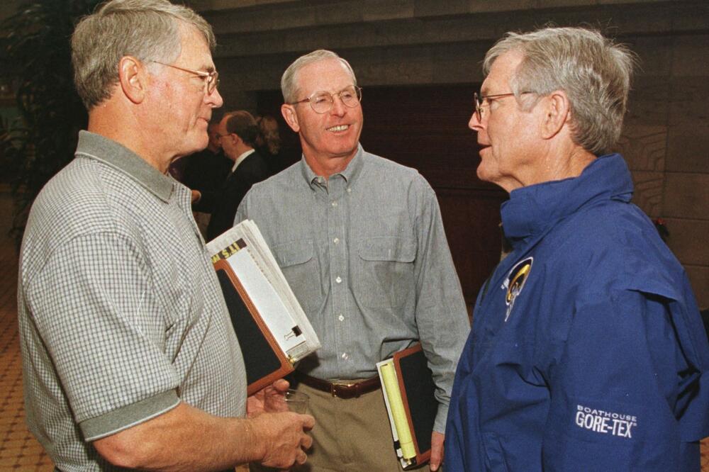 UMRO VELIKI ČOVEK, TUGA! (FOTO)