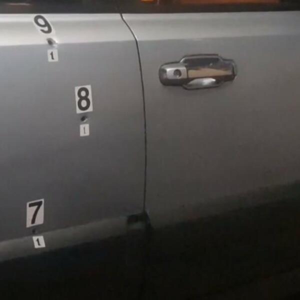 PUCNJAVA U ZVEČANU: Izrešetali AUTOMOBIL Milanu Ivanoviću (VIDEO)