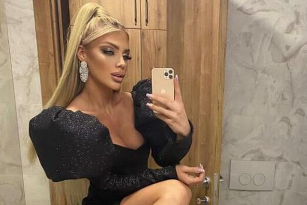 NAJINTRIGANTNIJA PLAVUŠA U SRBIJI SE SKINULA DO GOLE KOŽE: Od ovoga staje SRCE, IZVRTELA SVE POZE! (FOTO)