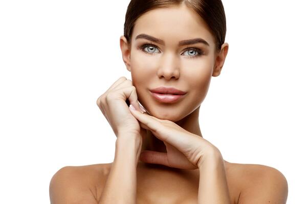 NE DAJTE DA VAS LAŽU! Plastični hirurg otkrio: 3 ZNAKA po kojima znate ko je išao ''pod nož'' (VIDEO)