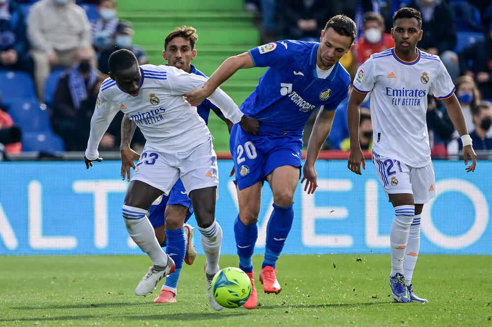 BRUKA REALA NA STARTU NOVE GODINE: Mitrović i Maksimović osvojili ceo plen (FOTO)