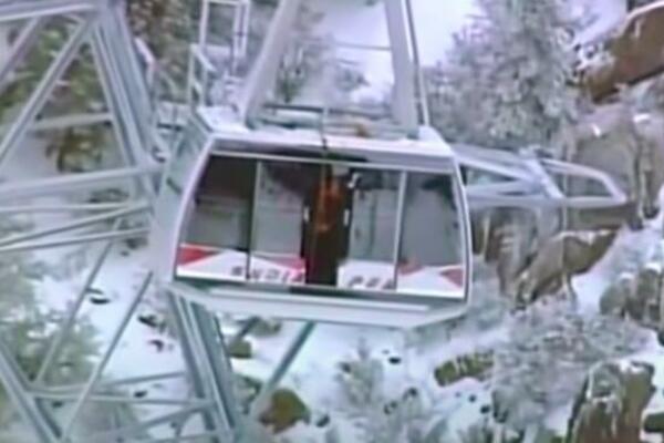 AKCIJA SPASAVANJA: Ostali zaglavljeni preko noći u zaleđenim gondolama (VIDEO)