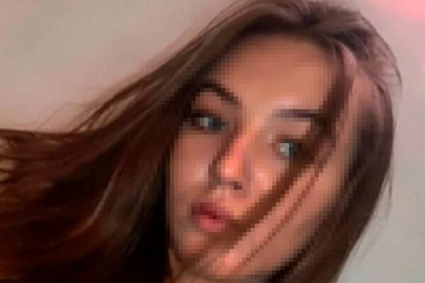 UŽIVALA SAM U SE*SU SA NJIMA DVOJICOM PRED NOVU GODINU:Za vreme INTIMNOG ČINA su je slikali FOTKA JE DOŠLA DO SVIH