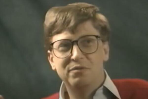 OSVANUO SNIMAK BIL GEJTSA IZ 1994. GODINE: Već tada je bio TEŽAK 9,35 MILIJARDI dolara! (VIDEO)