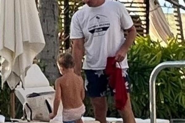 GLUMAC SATIMA SILOVAO ŽENE, HTEO DA IM JEDE OVO: Izašli MONSTRUOZNI detalji, nije za svakoga