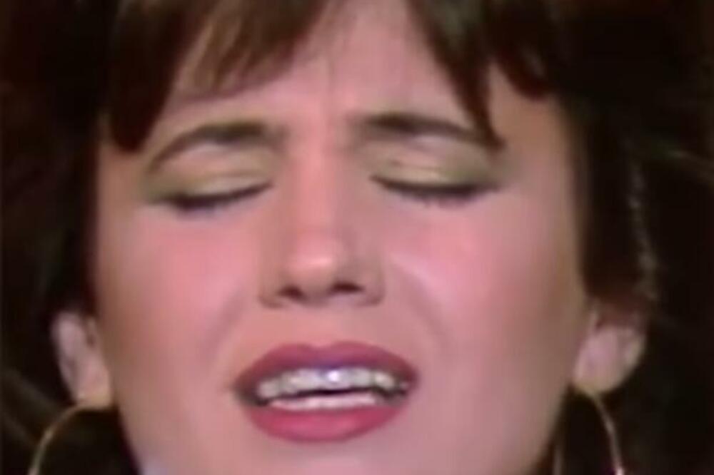 UMRLA PEVAČICA, TUGA!