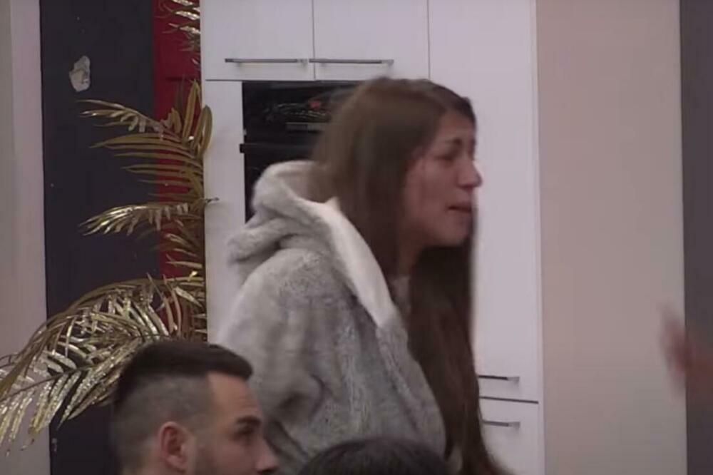 PRETILA UKUĆANIMA! DALILA U NERVNOM RASTROJSTVU ZBOG KRITIKA: Napravila NEVIĐENU SCENU u Beloj kući! (VIDEO)