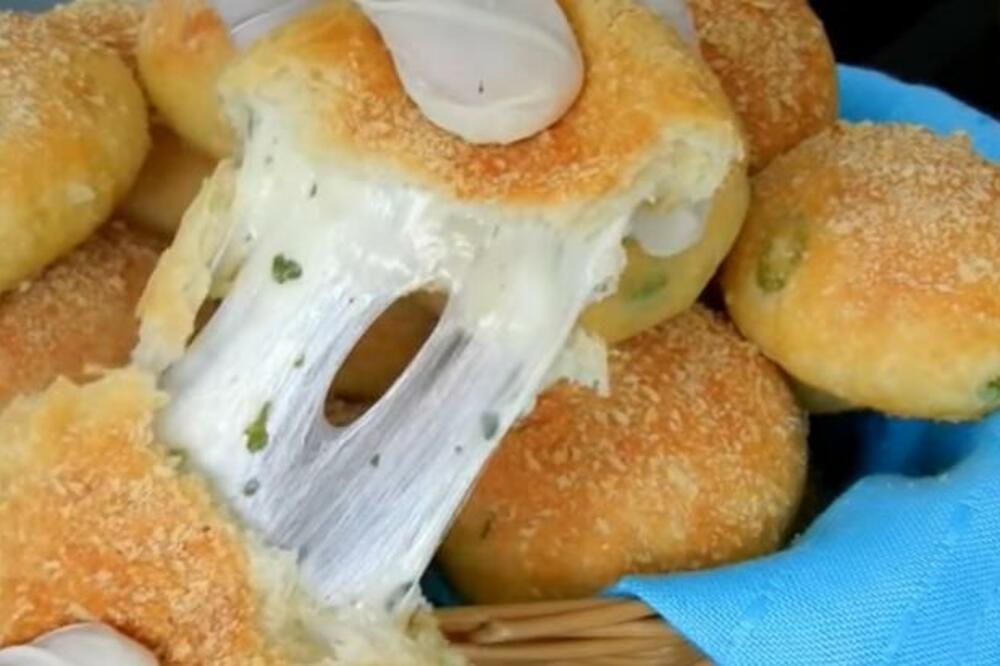 SVI ĆE VAM TRAŽITI RECEPT ZA JEDINSTVENE POGAČICE SA SIROM: Neverovatan UKUS će vas RASPAMETITI!