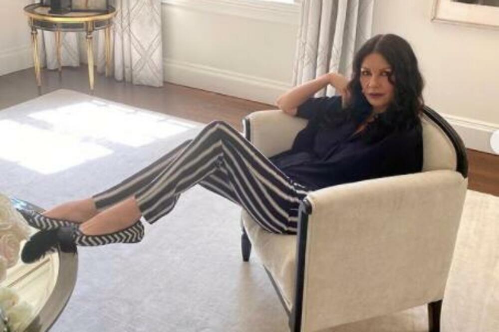 BILA JE NAJPOPULARNIJA GLUMICA, A ONDA JE SAZNALA DA PATI OD OZBILJNOG POREMEĆAJA: U isto vreme i MUŽ je dobio RAK