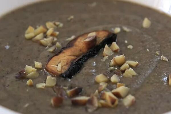 ISKORISTITE PEČURKE I KESTENJE ZA KREM ČORBU: Prava VITAMINSKA BOMBA za HLADNE DANE (RECEPT)