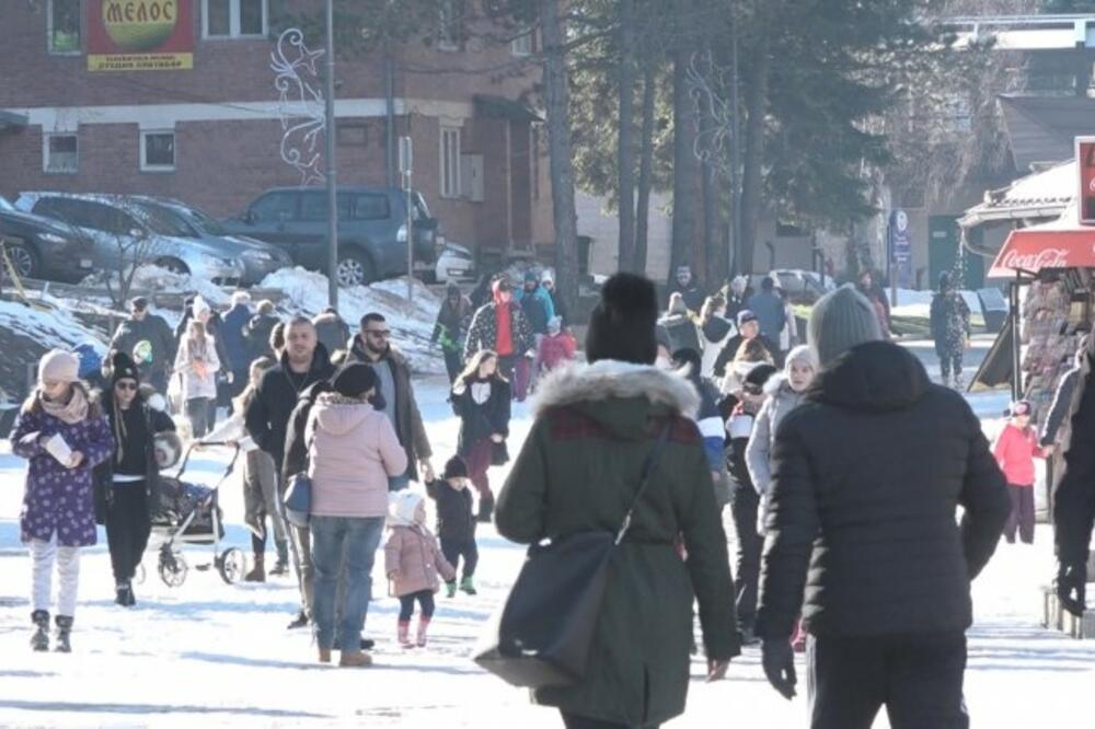 KORONA BUKTI NA ZLATIBORU: Praznici uzeli svoj danak, napunili KOVID AMBULANTE!