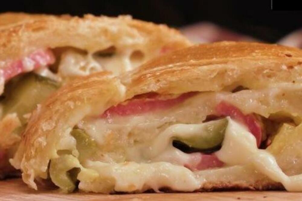 LIČI NA HLEB, A KAD GA PRESEČETE SLEDI IZNENAĐENJE: Predjelo zbog kojeg ćete "ZGREŠITI", nerealno je dobro (VIDEO)