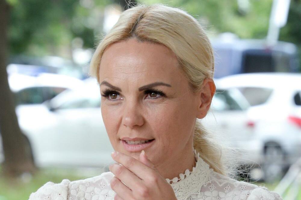 BIVŠA VODITELJKA HEPIJA LAŽIRALA SVOJU SMRT A SADA PONOVO FRAPIRA NACIJU: Ova žena nije mogla da PREĆUTI OVO O NJOJ