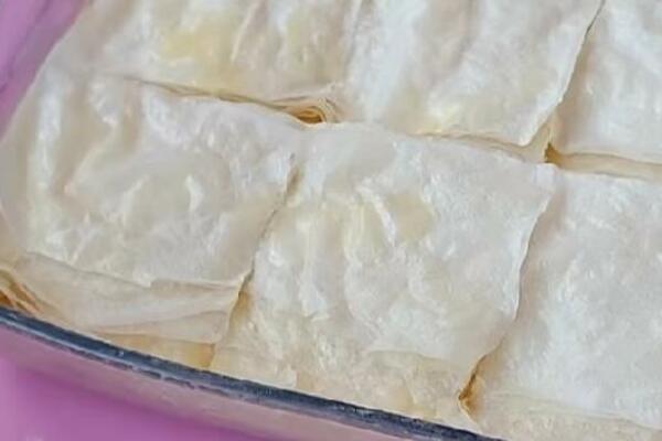 ISPROBAJTE GRČKI BUREK: Totalno na drugačiji način, PRAVA SLATKA POSLASTICA (RECEPT)