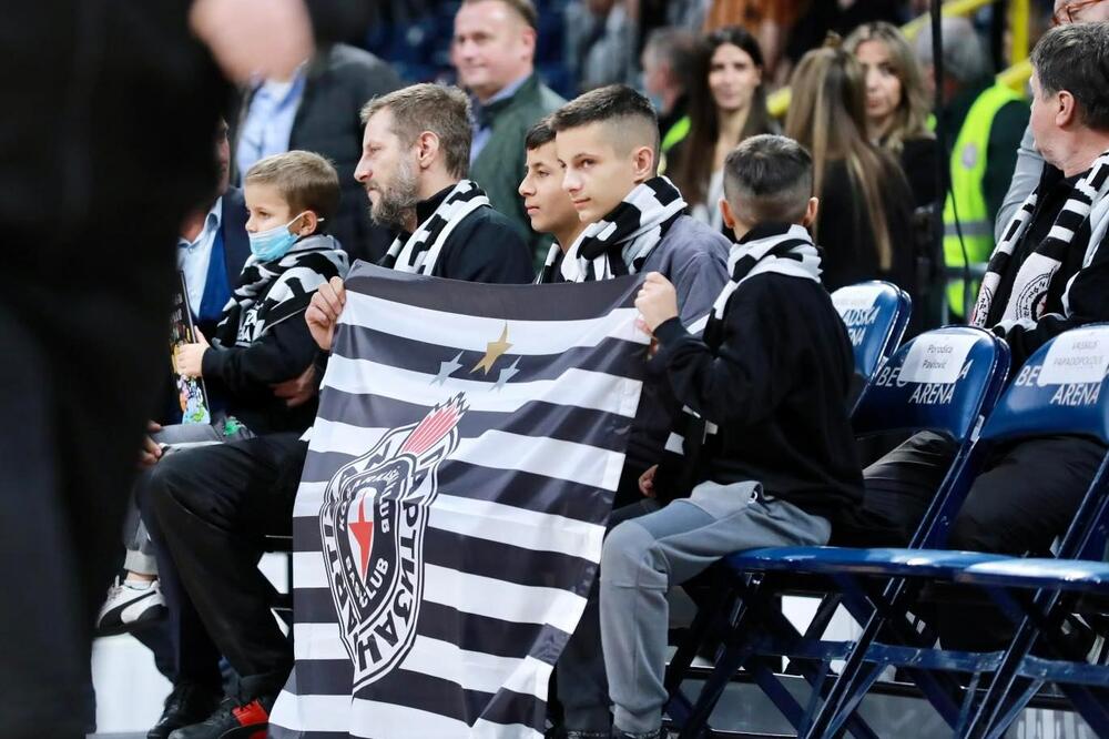 PARTIZAN ISPUNIO OBEĆANJE: Humanim gestom na sjajan način obradovali petočlanu porodicu! (FOTO)