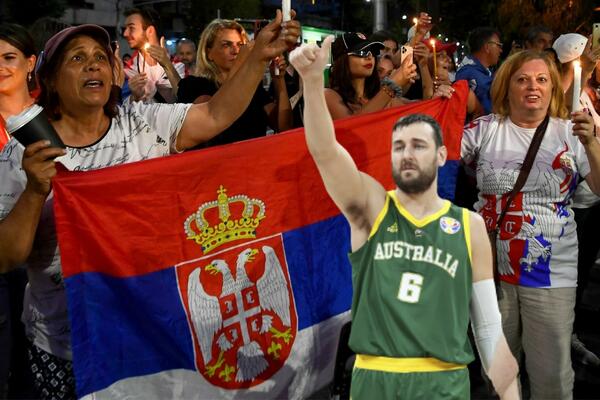 BIVŠI REPREZENTATIVAC AUSTRALIJE POSLAO SNAŽNU PORUKU NOVAKU NA SRPSKOM: NBA košarkaš oduševio Srbe uz kolo! VIDEO