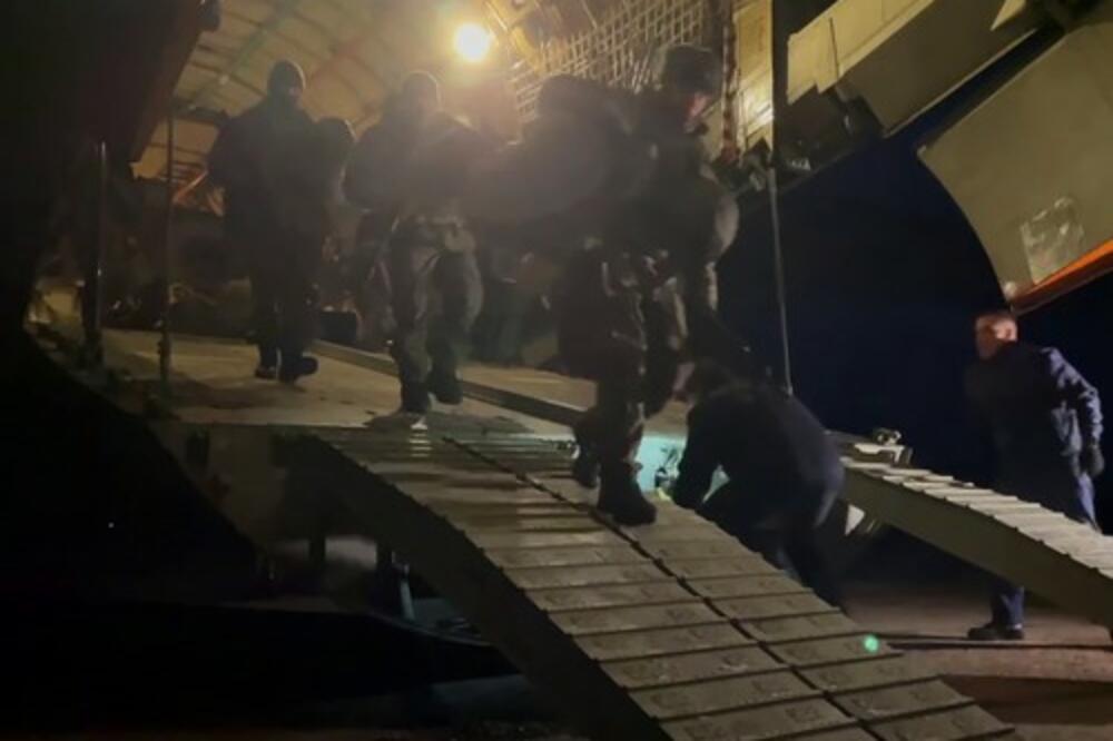 RUSI STIGLI U KAZAHSTAN: Sletele prve jedinice mirovnjaka