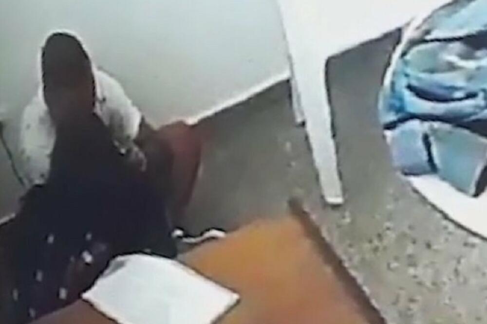 PROBUDILE SE STRASTI IZA REŠETAKA: SUDIJA uhvaćena u akciji sa UBICOM, ima NEVEROVATNO opravdanje! (VIDEO)