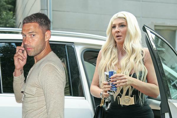 DA LI JE ZBOG OVOGA DUŠKO "PUKAO" I UDARIO KARLEUŠU?! Nisu mogli više da izdrže, BRAK IM POSTAO PAKAO! ŠOK DETALJI