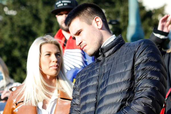 ĐORĐE ĐOKOVIĆ POSLAO SNAŽNU PORUKU NOVAKU: MORAŠ OSTATI JAK!