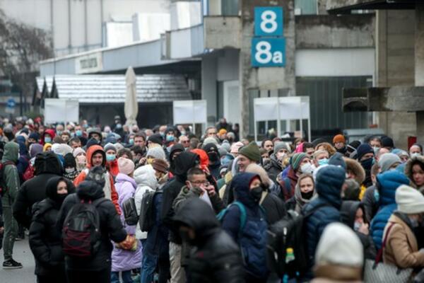 NOVI TALAS KORONA VIRUSA PRETI DA POPLAVI EVROPU: Stručnjaci upozoravaju na jednu stvar