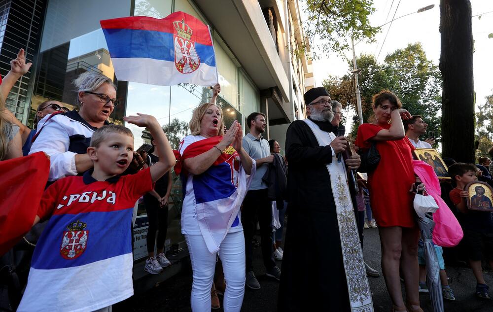 Milorad Lončar, Sveštenik, Protojerej